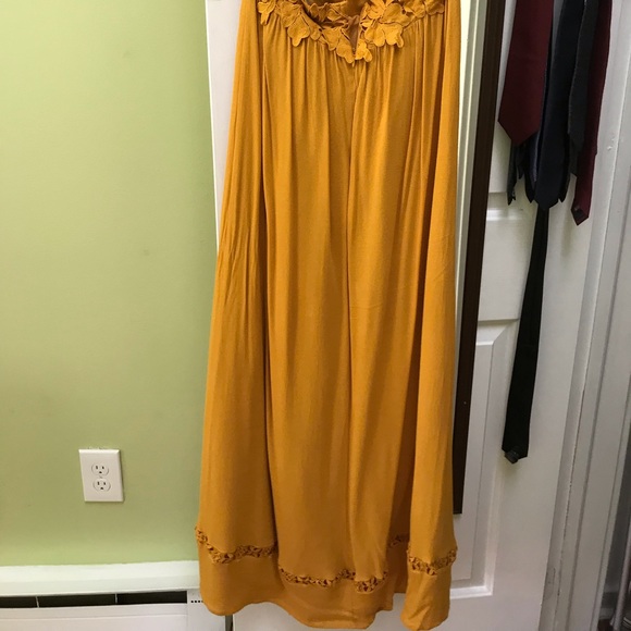 Dress - Picture 3 of 4